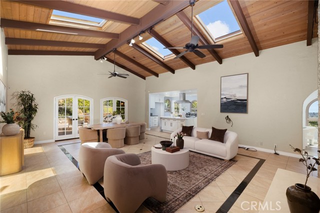 Detail Gallery Image 11 of 62 For 821 Guanajuato, Claremont,  CA 91711 - 5 Beds | 3 Baths