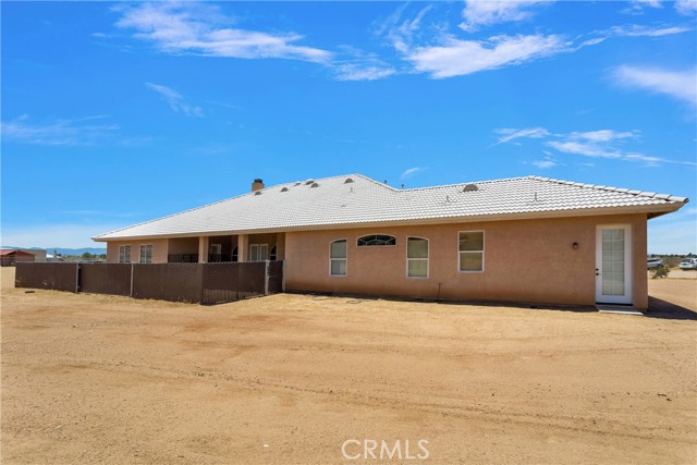 21777 Poppy Road, Apple Valley CA: https://media.crmls.org/medias/c14a5ff7-bec5-43f3-9e5d-2e8a74ef6dc0.jpg