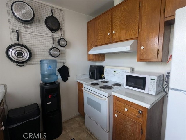 Detail Gallery Image 5 of 13 For 100 Clearbrook Ln #C,  Costa Mesa,  CA 92626 - 1 Beds | 1 Baths
