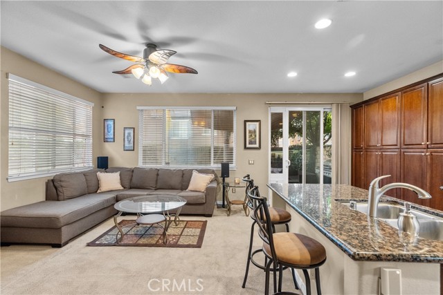 Detail Gallery Image 5 of 33 For 28369 Casselman Ln, Saugus,  CA 91350 - 3 Beds | 3 Baths