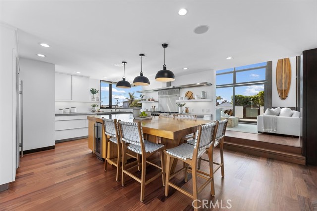 2114 Manhattan Ave, Hermosa Beach CA: https://media.crmls.org/medias/c14c9823-bcca-4c3b-a92a-bcd003df1955.jpg