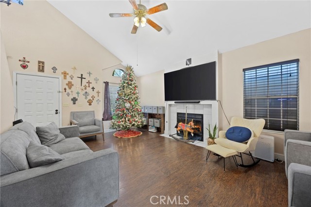 Detail Gallery Image 6 of 43 For 7605 Carson Hill Ct, Bakersfield,  CA 93313 - 4 Beds | 2/1 Baths