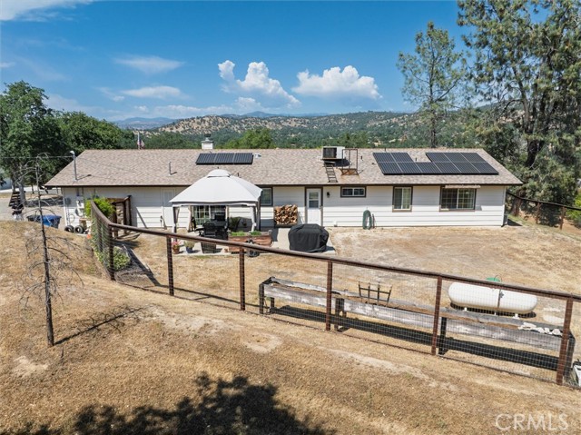 30015 Stetson Drive, Coarsegold CA: https://media.crmls.org/medias/c14d3aad-5861-492a-b77a-8b1652ca0919.jpg