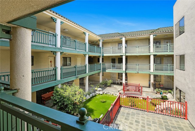 321 N orange, Monterey Park CA: https://media.crmls.org/medias/c14de3f1-97b9-4f88-88e6-f5993ba45dd6.jpg