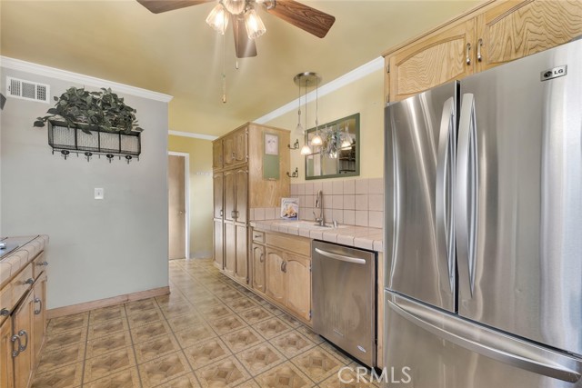 13406 Lancelot Avenue, Norwalk CA: https://media.crmls.org/medias/c14e2648-1ce4-4714-86e3-499c66869e40.jpg