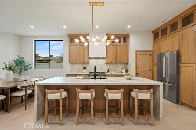 Detail Gallery Image 3 of 52 For 17446 Hatteras St, Encino,  CA 91316 - 4 Beds | 3/1 Baths