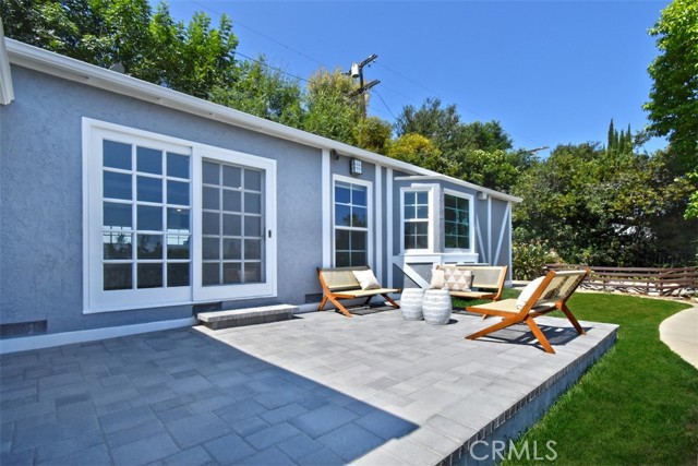 3753 Berry Drive, Studio City CA: https://media.crmls.org/medias/c14e9f8f-dd59-4a2e-9038-1f501b6aadc3.jpg