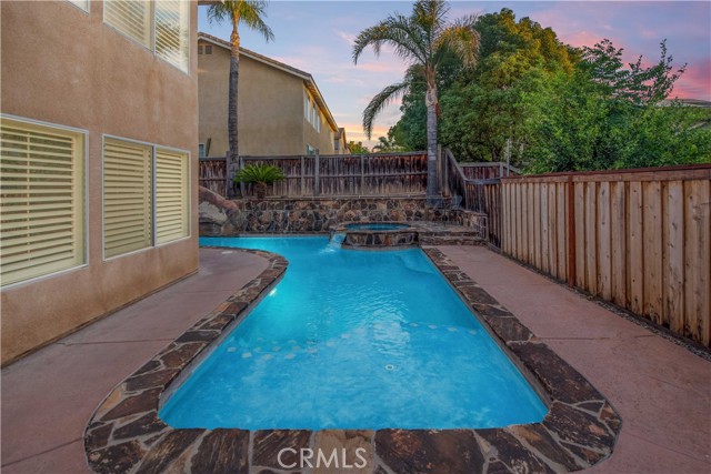 Detail Gallery Image 14 of 19 For 2714 Peachwood Cir, Corona,  CA 92882 - 4 Beds | 3 Baths
