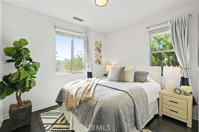 15 Clover, Lake Forest CA: https://media.crmls.org/medias/c14fe44a-1c9b-4c19-880f-dee7d43e149b.jpg