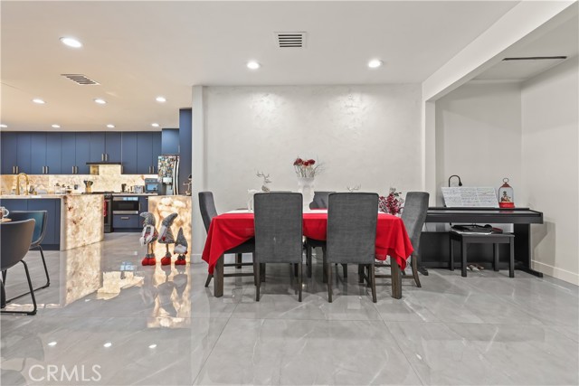 Image 14 of 40 For 2240 Parish  