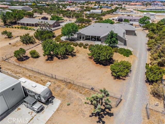 8277 Macron Street, Oak Hills CA: https://media.crmls.org/medias/c1520ae9-3e6c-4b7b-9398-879e2706e540.jpg
