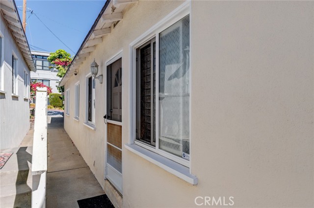 554 8th Street, Hermosa Beach, California 90254, ,Residential Income,Sold,8th,SB23194864