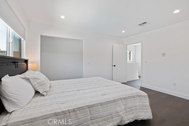 11245 Greenlawn Avenue, Culver City, California 90230, 5 Bedrooms Bedrooms, ,3 BathroomsBathrooms,Residential Lease,For Rent,11245 Greenlawn Avenue,CRSR25156538