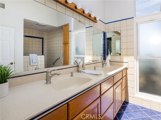 3045 Crownview Drive, Rancho Palos Verdes, California 90275, 4 Bedrooms Bedrooms, ,3 BathroomsBathrooms,Residential,Sold,Crownview,SB23133476