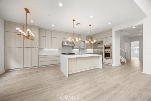 Detail Gallery Image 7 of 28 For 157 Creation St, Irvine,  CA 92618 - 5 Beds | 5 Baths