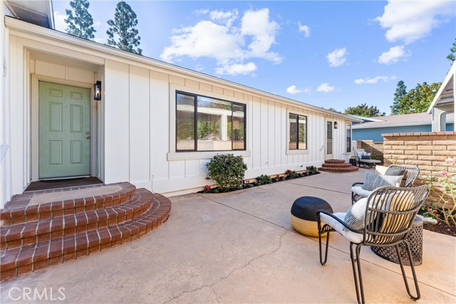 Detail Gallery Image 4 of 68 For 2544 Park Lake, Santa Ana,  CA 92705 - 2 Beds | 2 Baths