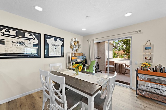Detail Gallery Image 10 of 30 For 22 Exeter #23,  Irvine,  CA 92612 - 1 Beds | 1 Baths
