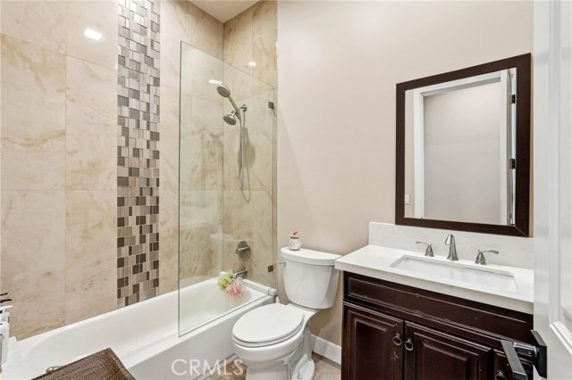 Detail Gallery Image 38 of 48 For 6450 Teesdale Ave, North Hollywood,  CA 91606 - 3 Beds | 3 Baths