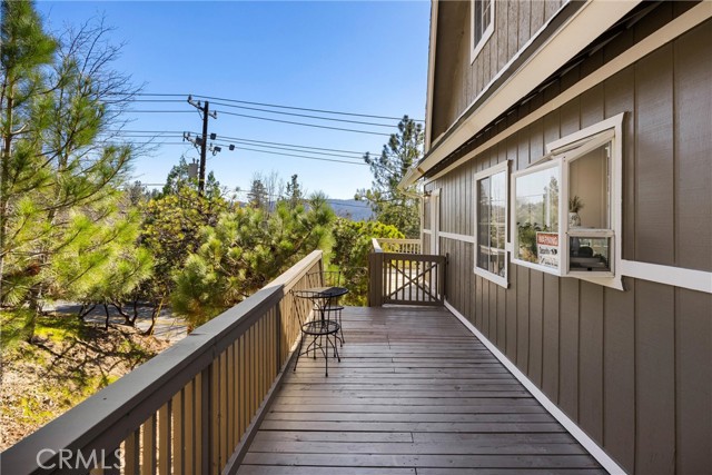 Detail Gallery Image 5 of 44 For 1113 N Grass Valley, Lake Arrowhead,  CA 92352 - 4 Beds | 2 Baths