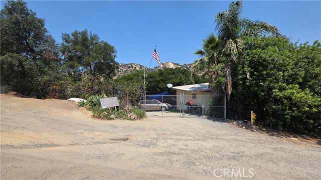3027 Rainbow Valley Boulevard, Fallbrook CA: https://media.crmls.org/medias/c156a6d4-df1a-4167-8f1e-2512ecf01054.jpg