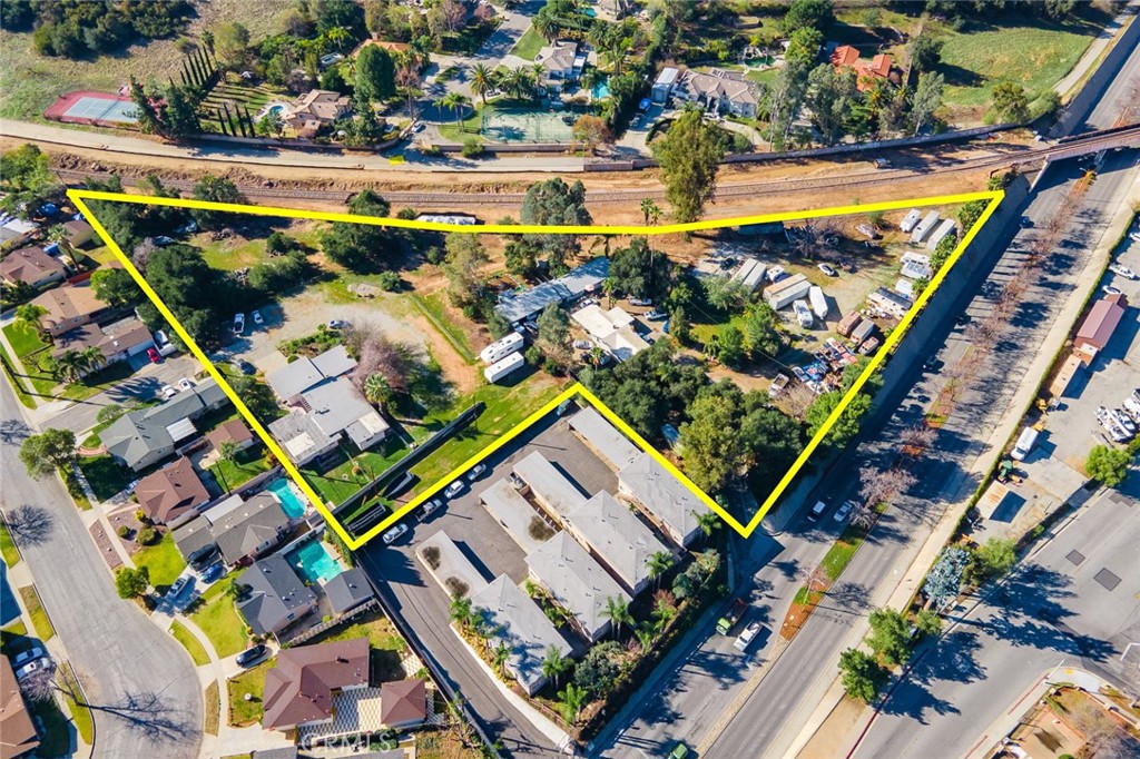 1706 E Route 66, Glendora, CA 91740