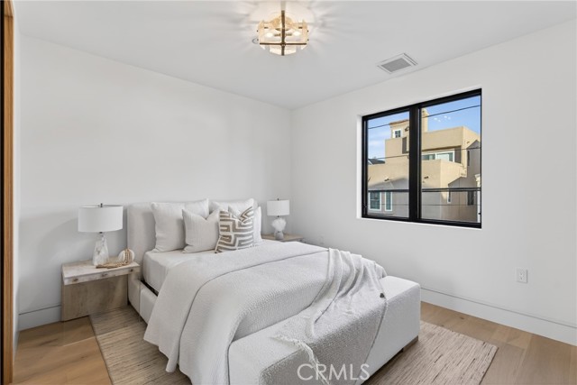 Detail Gallery Image 22 of 58 For 520 11th St, Huntington Beach,  CA 92648 - 3 Beds | 3/1 Baths