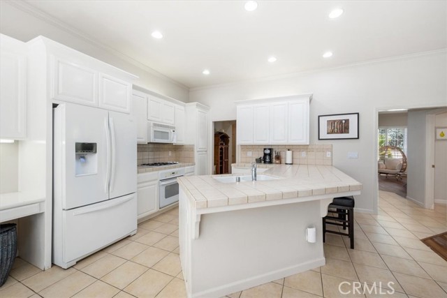1050 Sleepy Hollow Road, Paso Robles CA: https://media.crmls.org/medias/c157d546-7677-44e3-a2a8-eaccb081a009.jpg