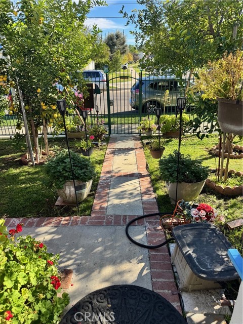 Detail Gallery Image 62 of 69 For 19523 Friar, Tarzana,  CA 91335 - 3 Beds | 2 Baths