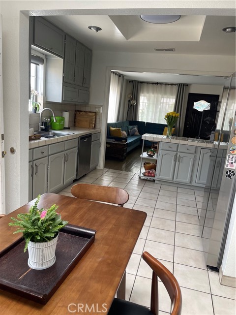 10507 Pinehurst Avenue, South Gate CA: https://media.crmls.org/medias/c159a001-1b75-41cc-9400-7b48f315594d.jpg