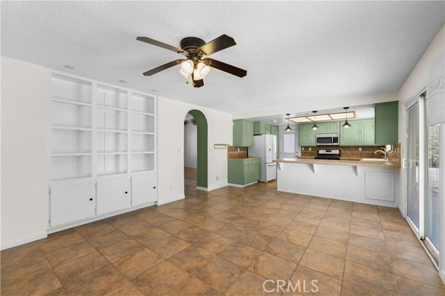 43101 Victorville Place, Lancaster CA: https://media.crmls.org/medias/c15a6d4d-3473-49d2-81c2-7a0d429b1c8e.jpg