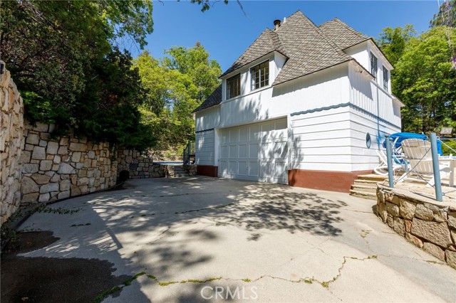 Detail Gallery Image 37 of 75 For 28641 North Shore Rd, Lake Arrowhead,  CA 92352 - 14 Beds | 11/1 Baths