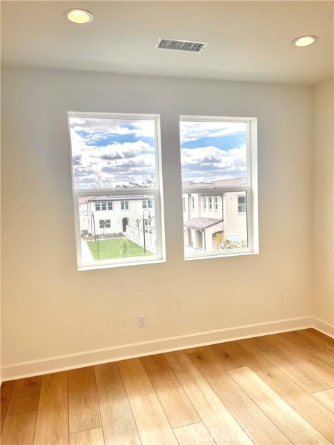 Detail Gallery Image 11 of 17 For 10895 Carlos St, Ventura,  CA 93004 - 3 Beds | 2/1 Baths