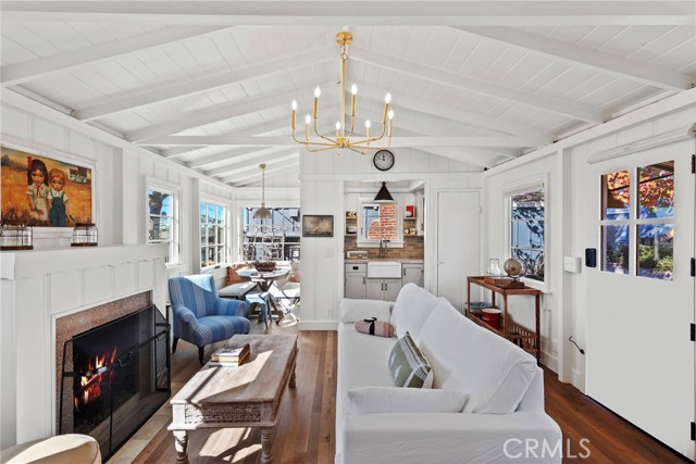 235 Cajon Street, Laguna Beach CA: https://media.crmls.org/medias/c15bd9ff-f9e1-42fa-8cb9-b646c6bf8096.jpg