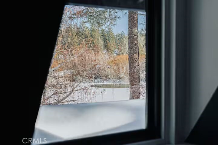 https://media.crmls.org/medias/c15bf29d-61a5-48ef-8553-1a071a675ee4.jpg?preset=X-Large