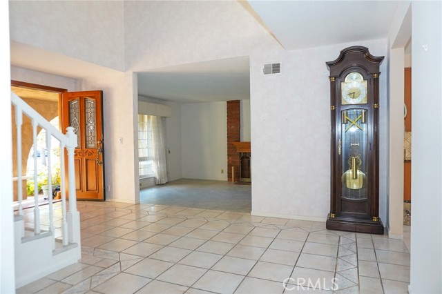 Detail Gallery Image 4 of 29 For 9901 Westhaven Cir, Westminster,  CA 92683 - 4 Beds | 2 Baths