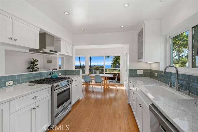 21703 Ocean Vista Dr 201A, Laguna Beach CA: https://media.crmls.org/medias/c15c571e-0bad-418d-a1cd-b756e8ba5566.jpg