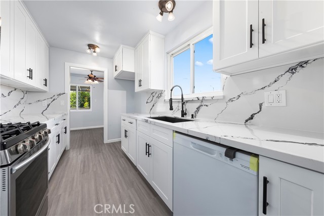 Detail Gallery Image 8 of 17 For 45581 Sancroft Ave, Lancaster,  CA 93535 - 4 Beds | 2 Baths