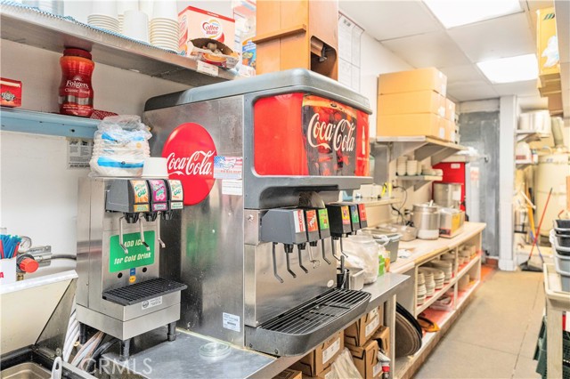1020 E K E Avenue, Lancaster CA: https://media.crmls.org/medias/c15dc3cc-9a9d-4b36-8a57-0b6eebf627c2.jpg