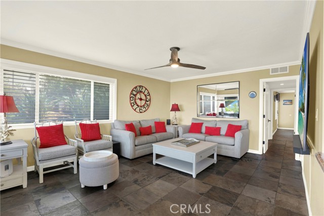 21692 Ocean Vista Drive, Laguna Beach CA: https://media.crmls.org/medias/c15dd50d-5715-4519-9f00-6fb16a46a5c9.jpg