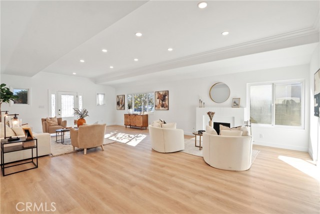 Detail Gallery Image 7 of 25 For 5633 Lakia, Cypress,  CA 90630 - 3 Beds | 2 Baths