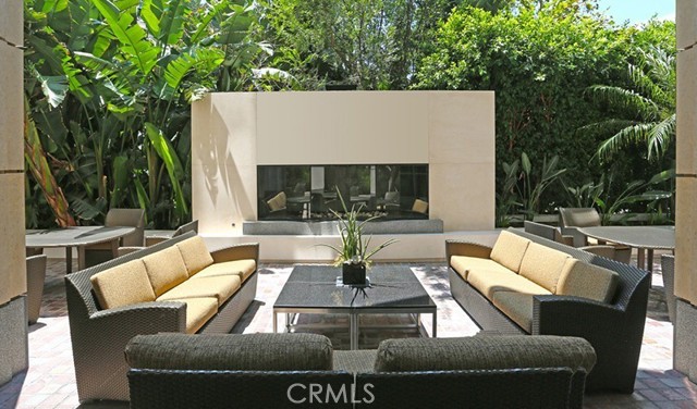 10776 Wilshire Boulevard, Los Angeles CA: https://media.crmls.org/medias/c1601c3b-cf7d-4fa3-a908-62744df1cc80.jpg