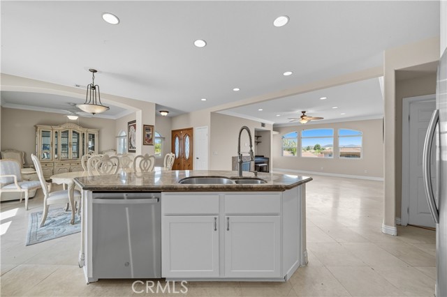 30571 Longhorn Drive, Canyon Lake CA: https://media.crmls.org/medias/c160d8bf-2f44-4755-84ba-ed695e7566b8.jpg