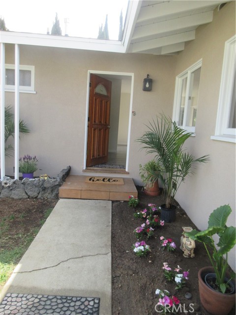 1416 Carmelita Court, Upland CA: https://media.crmls.org/medias/c160dccd-a340-486d-86d7-86127b22807e.jpg
