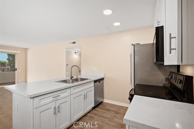 Detail Gallery Image 2 of 22 For 22011 Rimhurst Dr #178,  Lake Forest,  CA 92630 - 2 Beds | 1 Baths
