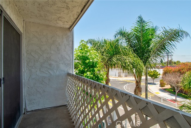 3565 Linden Avenue, Long Beach CA: https://media.crmls.org/medias/c16328dc-0763-4f24-9b9e-27633d225218.jpg