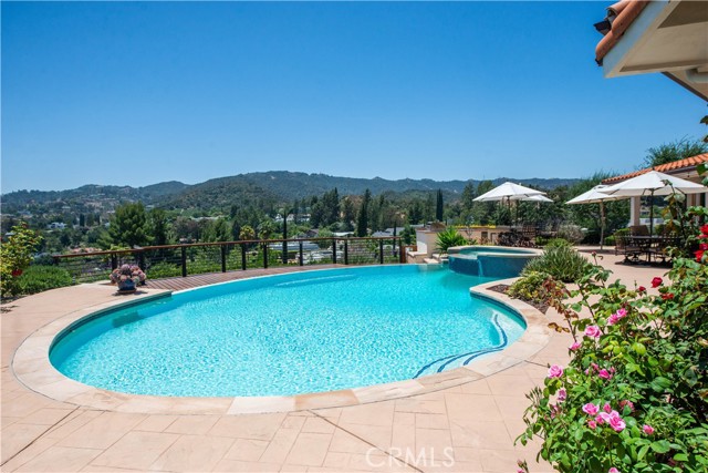 17068 Countess Place, Encino CA: https://media.crmls.org/medias/c163de58-a434-4206-af9f-0b78a30ca8e7.jpg