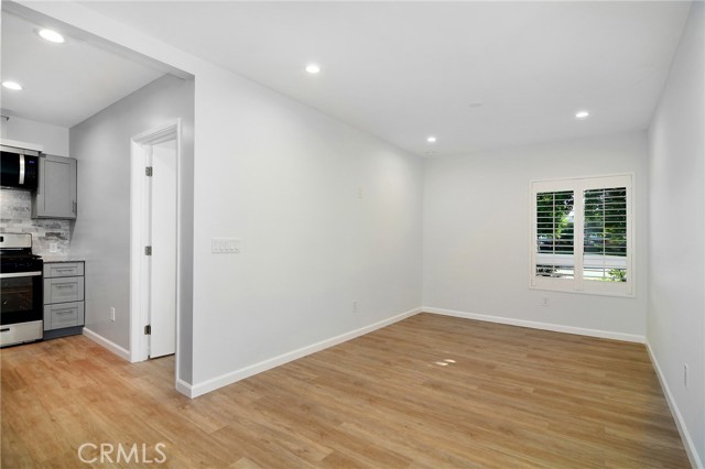 Detail Gallery Image 10 of 16 For 22313 Mobile St, Woodland Hills,  CA 91303 - 1 Beds | 1 Baths