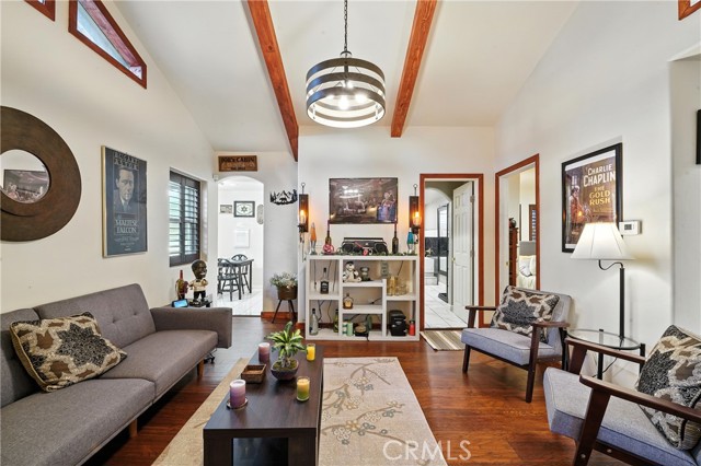 373 Redwood Lane, Crestline CA: https://media.crmls.org/medias/c1655bf9-56e7-47f2-ba49-bec3deec227f.jpg