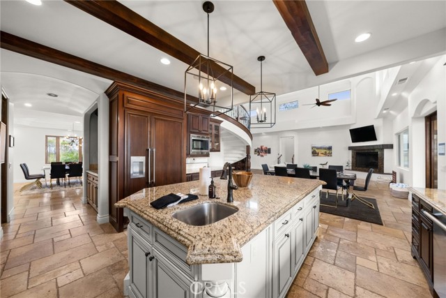 Detail Gallery Image 9 of 66 For 39625 Calle Cabernet, Temecula,  CA 92591 - 8 Beds | 6/3 Baths