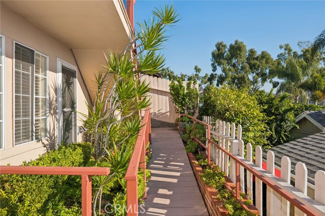 Detail Gallery Image 12 of 17 For 114 High Drive, Laguna Beach,  CA 92651 - – Beds | – Baths